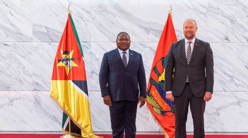 Ambassador of Belarus Igor Bely presents credentials to President of Mozambique
