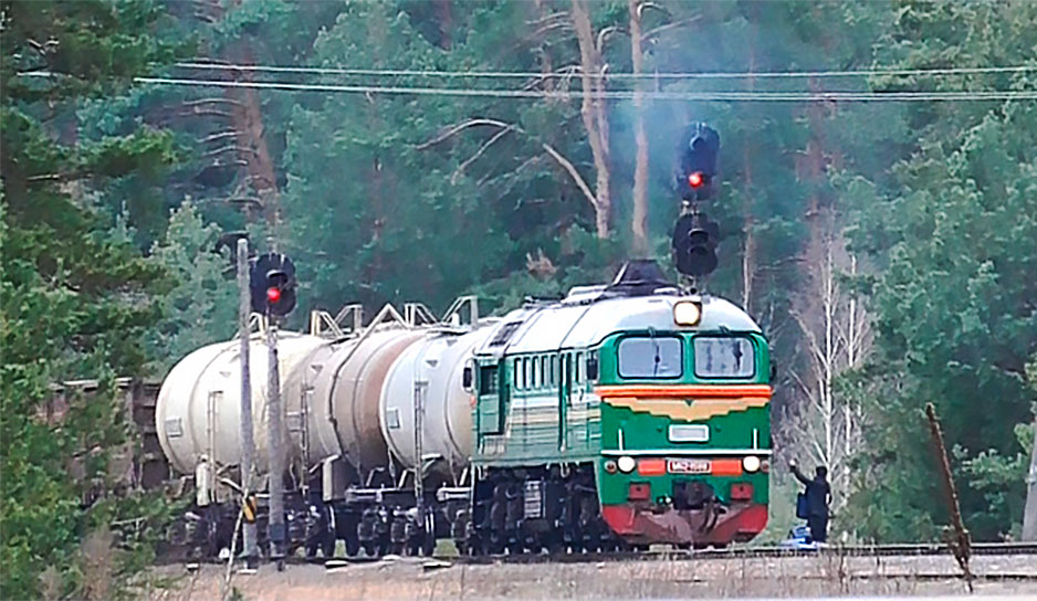 Работники локомотивного депо вместе с подельниками похитили более 12 тонн дизтоплива