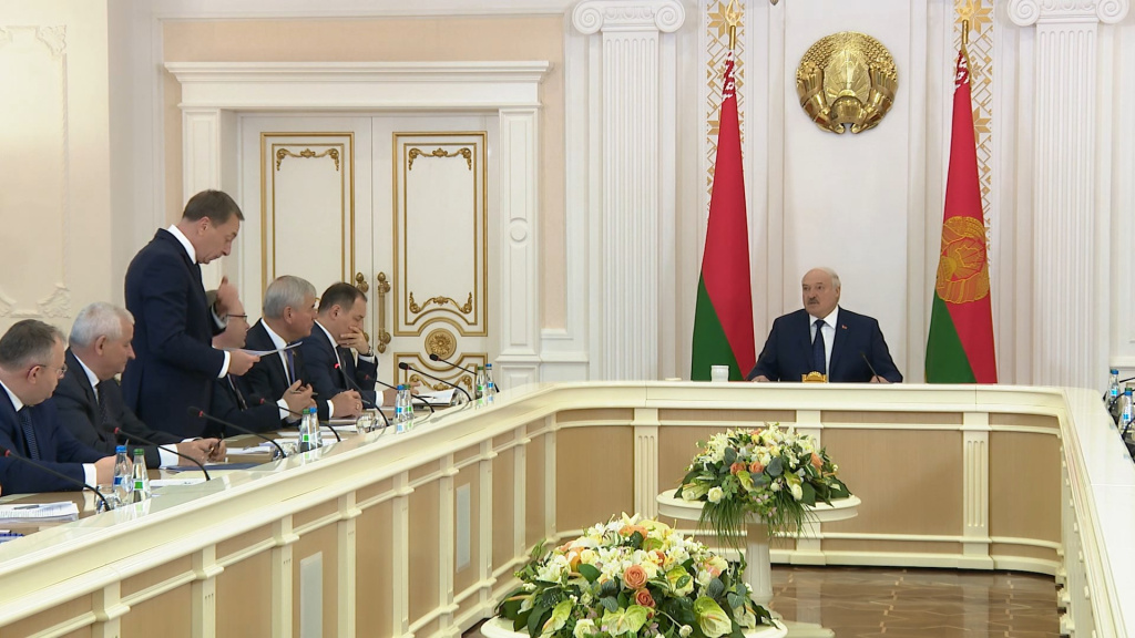 Лукашенко о регулировании цен: С 1 января в Беларуси должна быть четкая, понятная система