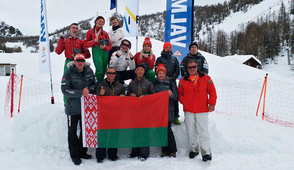 Белорусские фристайлисты выиграли четыре медали юниорского чемпионата мира, который проходит в Италии