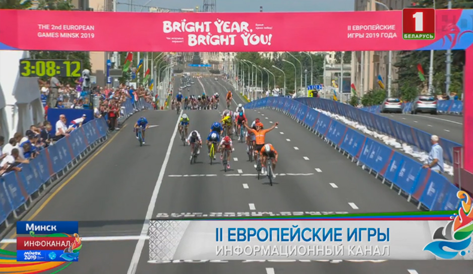Татьяна Шаракова выиграла бронзу групповой велогонки по улицам Минска.jpg