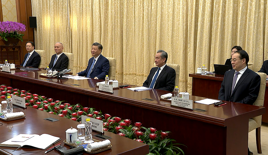 Всепогодный, всесторонний и стратегический характер отношений подтвердили на встрече в Пекине лидеры Беларуси и Китая 