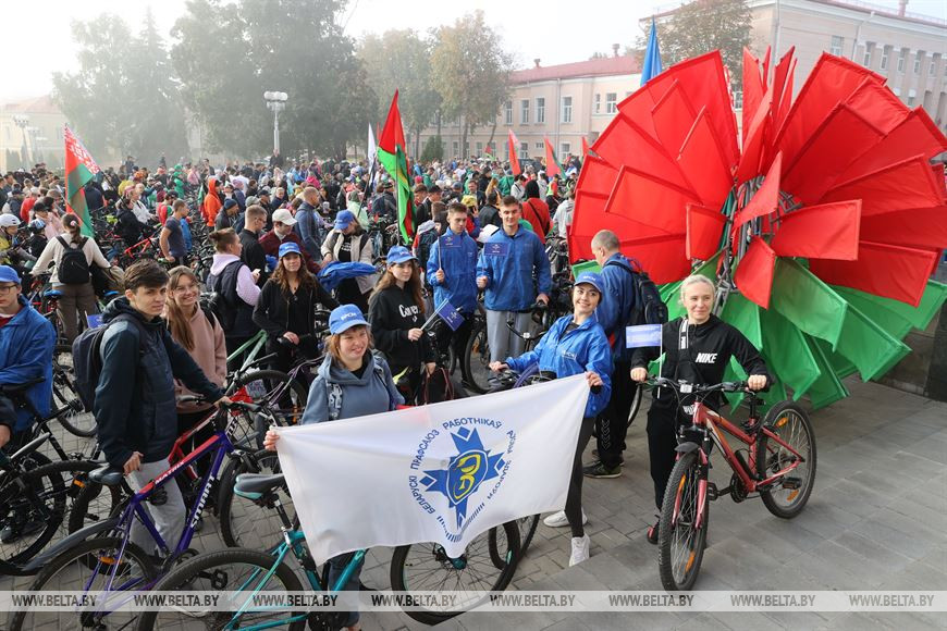 Велопробег в Гомеле ко Дню народного единства - сколько белорусов присоединилось к акции