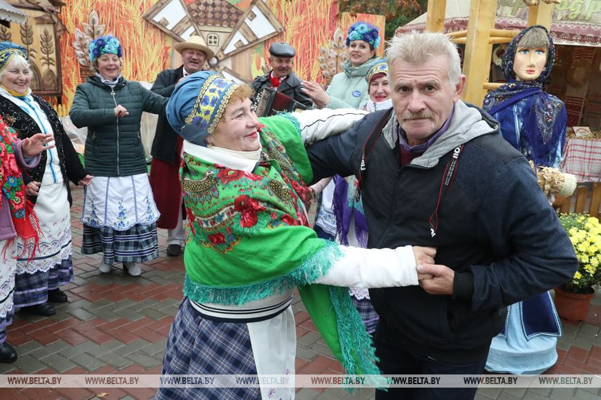 Областные "Дажынкi" в Хотимске празднуют с большим размахом