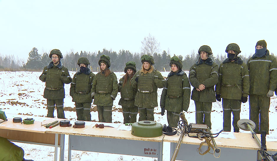 Студенты "МИТСО" проходят военную подготовку в рамках патриотического слета "Вызов"
