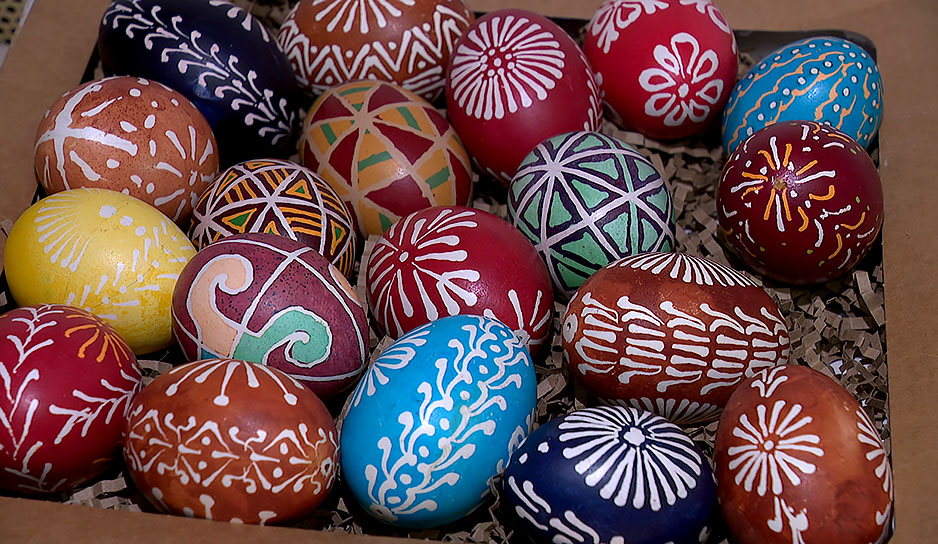 Пасхальные узоры: мастер-классы по росписи яиц от умелиц центрального региона