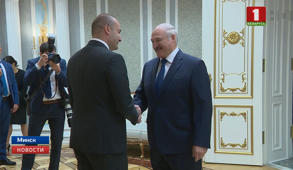 Президент Беларуси провел встречу с премьер-министром Грузии.jpg