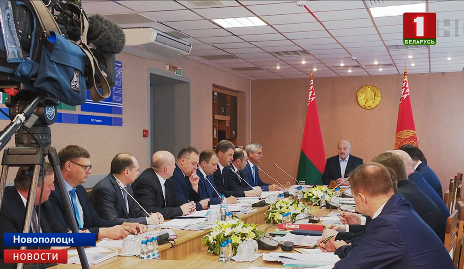 Президент посетил флагман белорусской нефтепереработки - предприятие "Нафтан"
