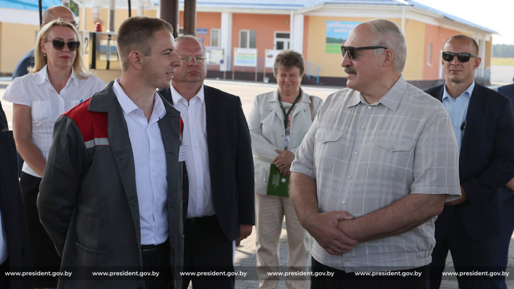 резидент посетил Брестскую область и пообщался с жителями Пружанского района