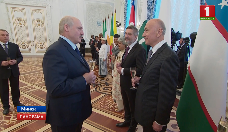 Александр Лукашенко принял верительные грамоты