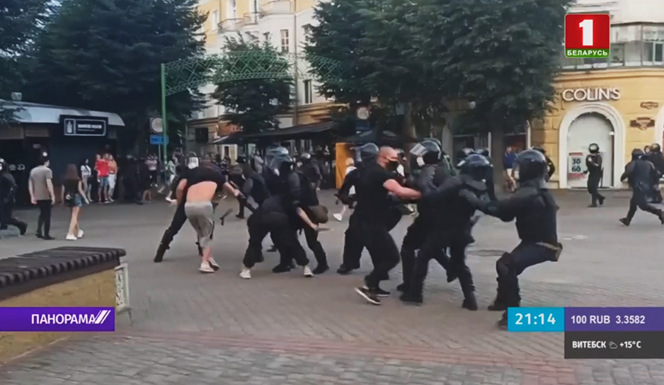 Третья ночь беспорядков в Беларуси: тысяча задержанных, в том числе 4 координатора массовых акций