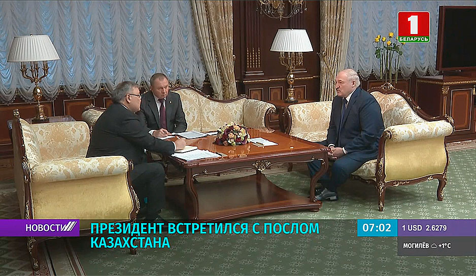 Президент встретился с послом Казахстана