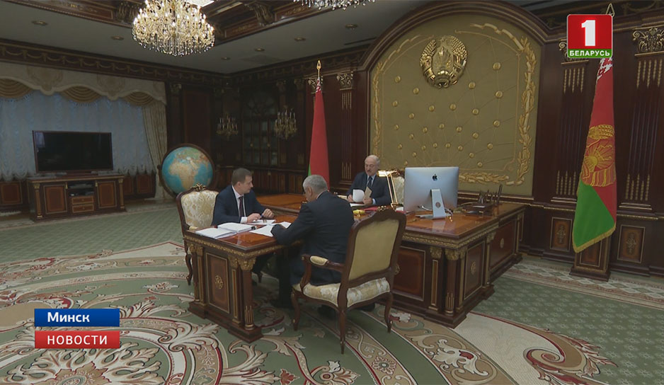 Глава государства принял с докладом сразу двух вице-премьеров - Владимира Дворника и первого заместителя премьер-министра Александра Турчина
