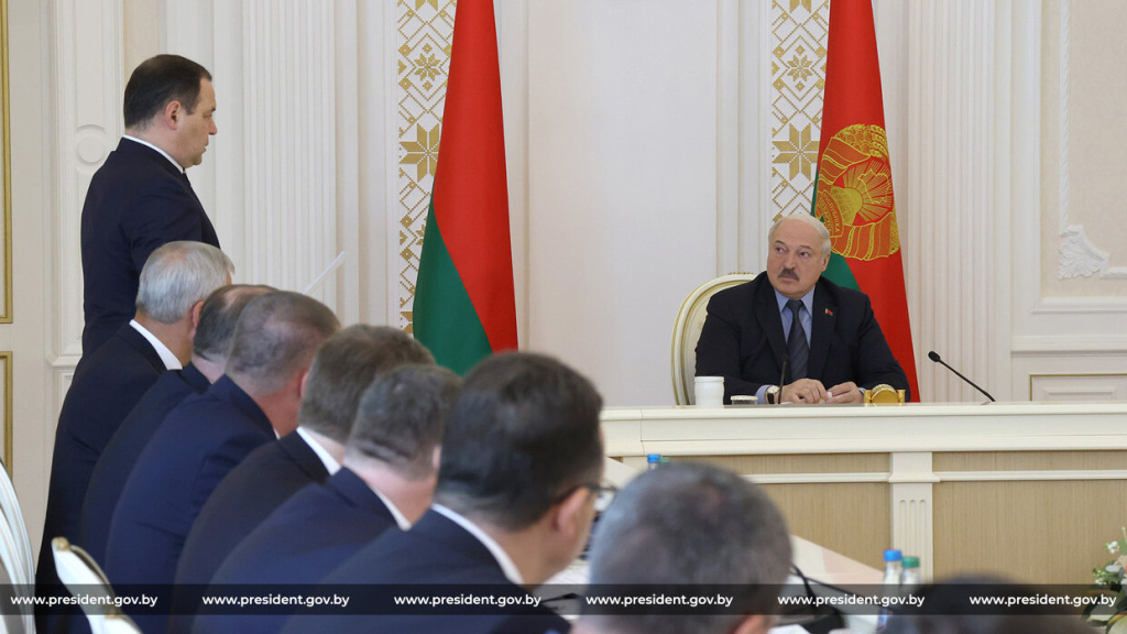 Президент провел большое совещание с руководством Совмина