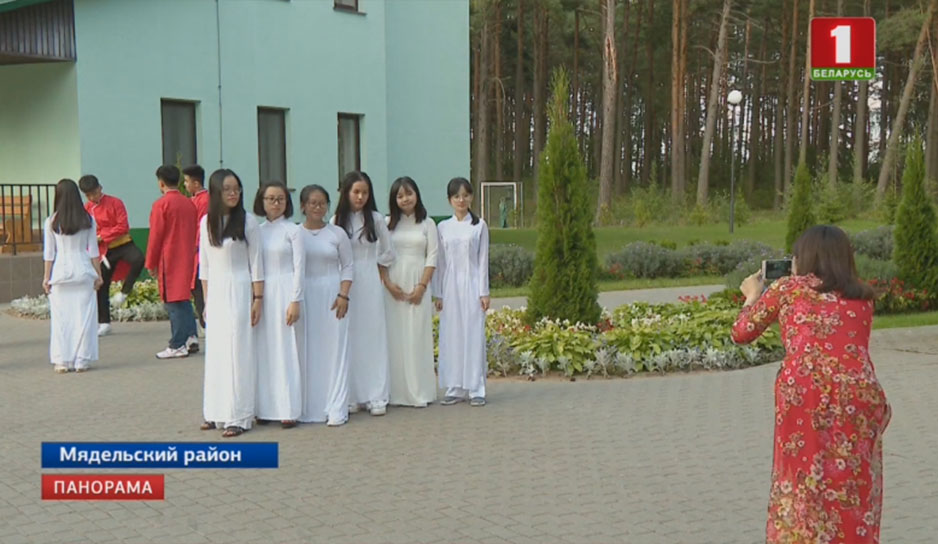Школьники из Египта, Индии, Вьетнама приехали в "Зубренок" по приглашению Президента