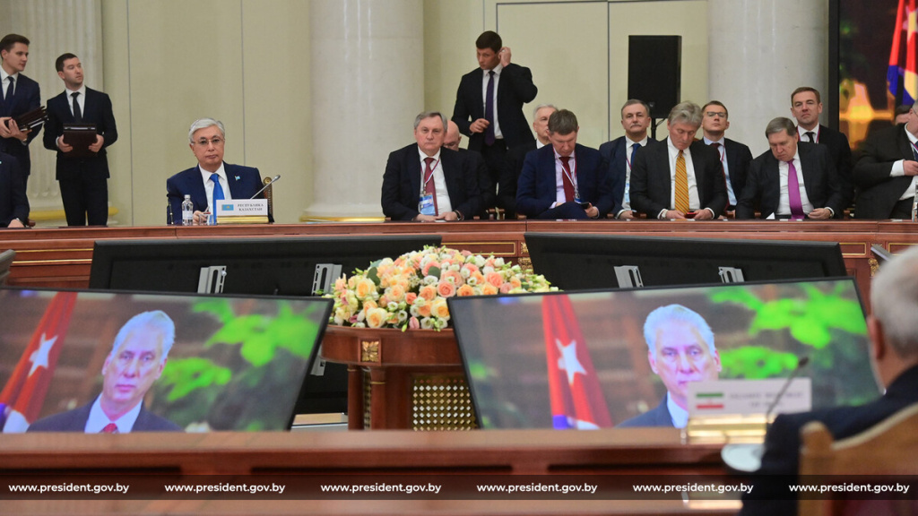 Лукашенко на саммите лидеров ЕАЭС: У нас шанс! Самое главное не остановиться