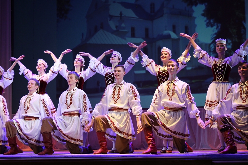 Народные белорусские танцы в современной стилизации! "Белая Русь" отмечает 35-летие