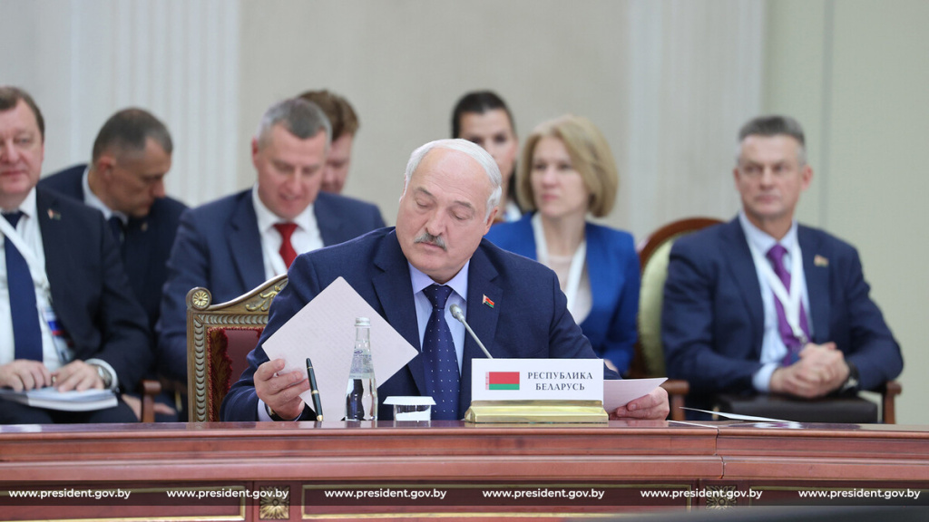 Лукашенко на саммите лидеров ЕАЭС: У нас шанс! Самое главное не остановиться