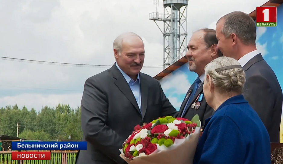 Александр Лукашенко посещает с рабочей поездкой Белыничский район