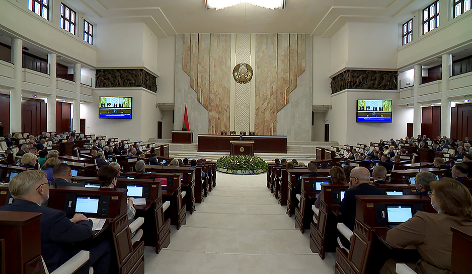 Усовершенствование контрольно-надзорной деятельности в Беларуси обсудили в Овальном зале