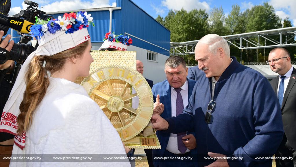 Дальнейшая модернизация сельского хозяйства - главная тема рабочей поездки Президента в Крупский район