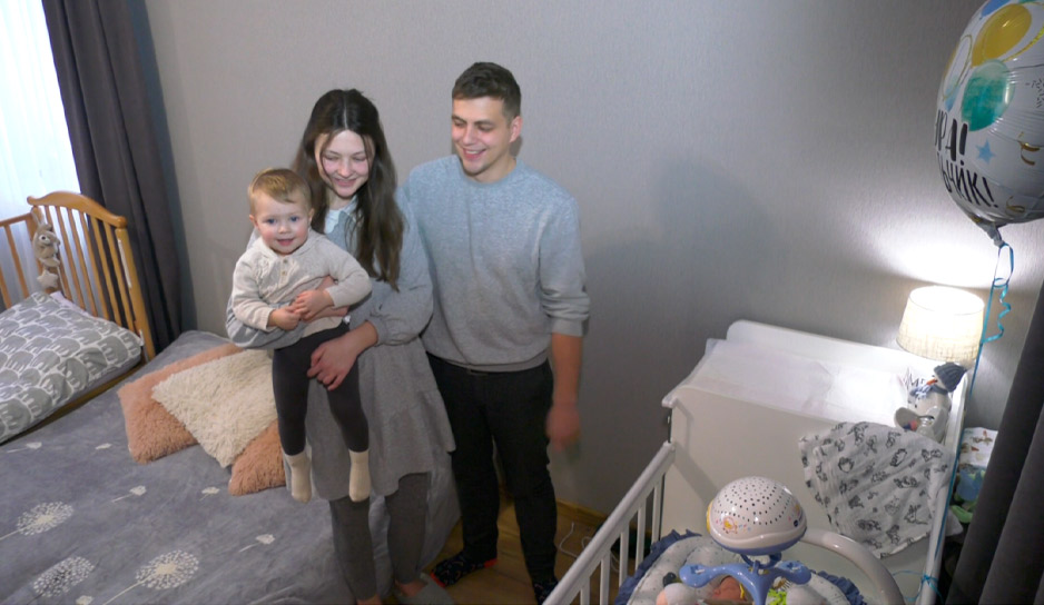 "Белорусские врачи очень хорошие". У семьи из Латвии прибавление случилось на новой родине прямо в Новый год
