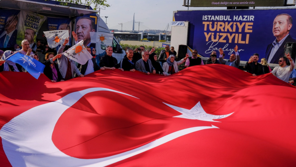 В Турции предвыборная тишина - страна готовится избрать Президента и Парламент 