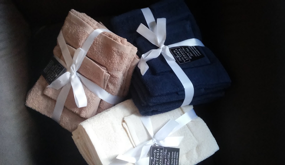 Набор махровых полотенец - полезный подарок для любителей банных процедур