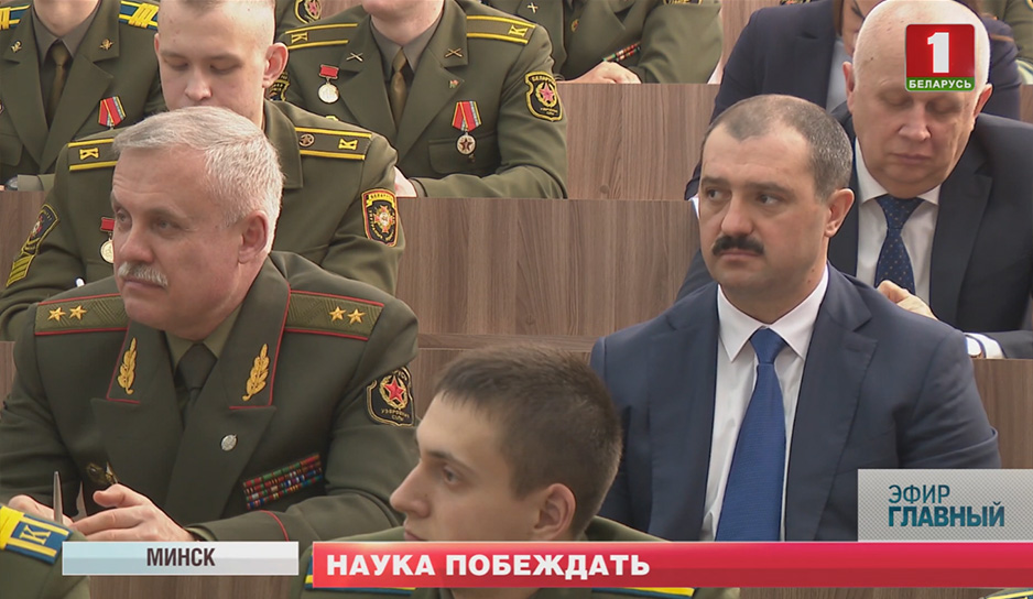 В преддверии Дня защитников Отечества Александр Лукашенко посетил Военную академию .jpg