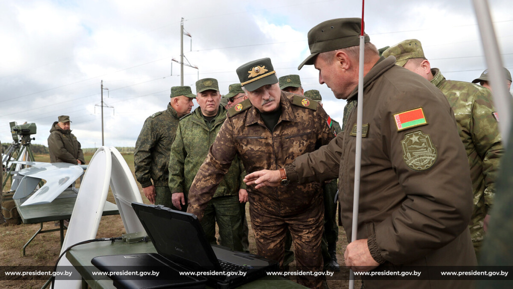 Обстановку вокруг Беларуси обсудили во время рабочей поездки Президента в Брестскую область