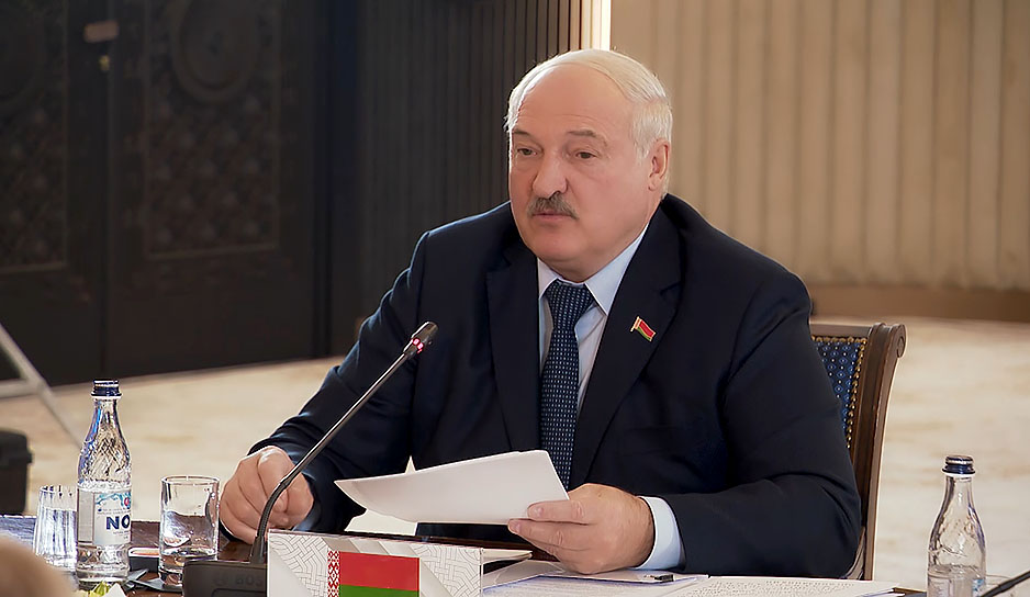 Александр Лукашенко принимает участие в саммите 