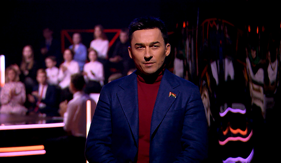 В эфире телеканала "Беларусь 1" стартует новый проект "100 вопросов взрослому" - что происходит за кулисами ток-шоу