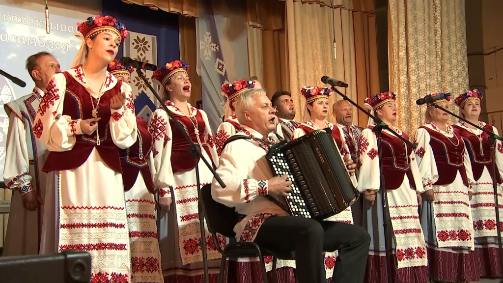 Один из самых старейших фестивалей Беларуси "Браславские зарницы" в 56-й раз объединил лучшие творческие коллективы 
