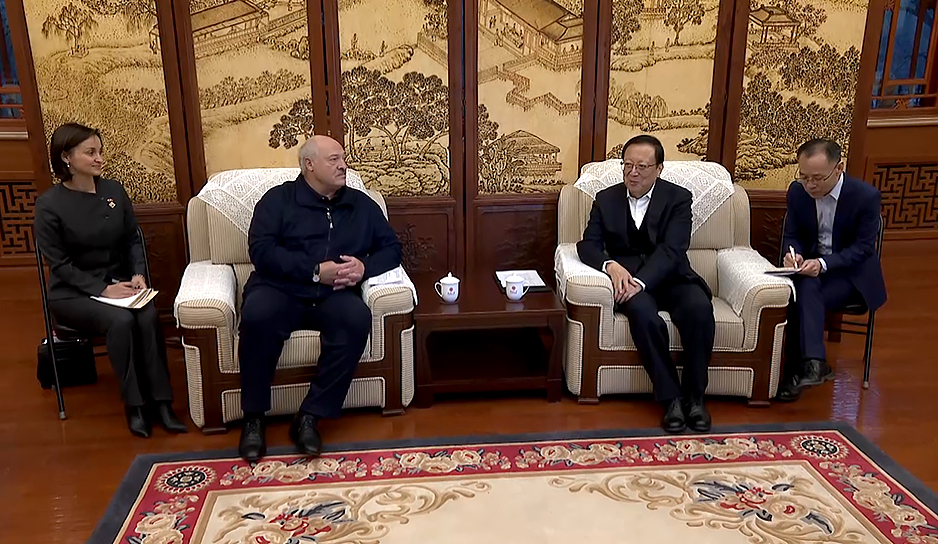 Всепогодный, всесторонний и стратегический характер отношений подтвердили на встрече в Пекине лидеры Беларуси и Китая 