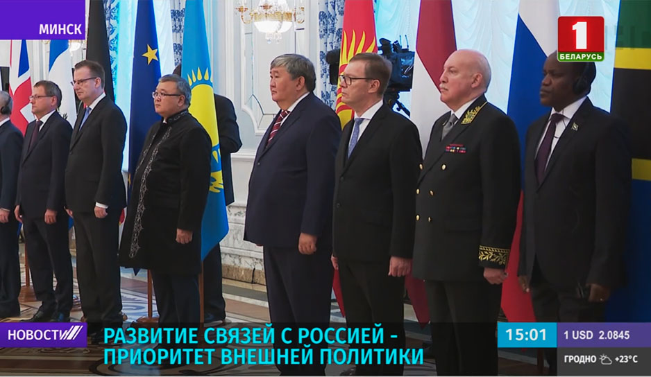 Президент Беларуси принял верительные грамоты послов и главы представительства ЕС