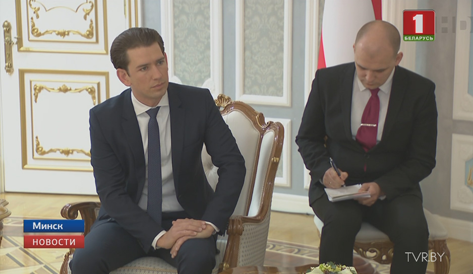 Президент Беларуси встретился с канцлером Австрии во Дворце Независимости