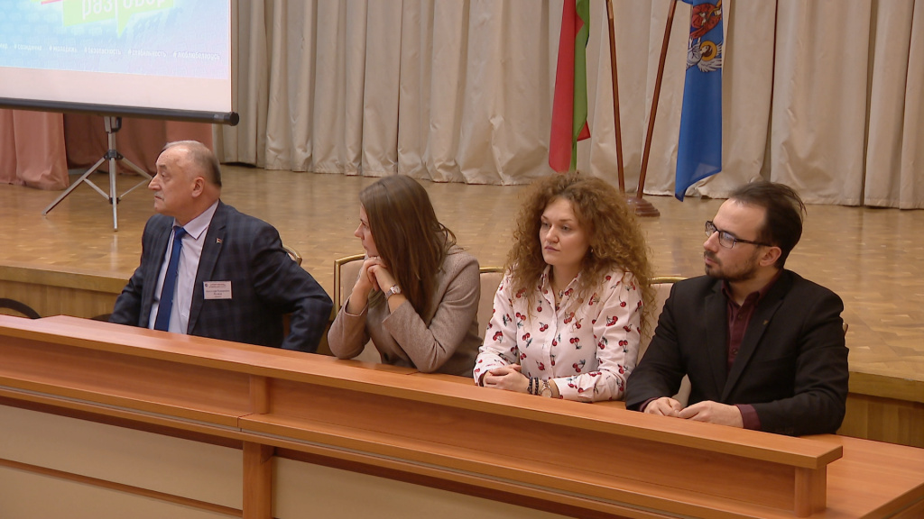 Общение на равных - в Беларуси стартовал новый информационно-просветительский проект "Зачетный разговор"