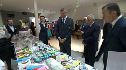 Послы стран СНГ посетили выставку Витебской области на ВДНХ