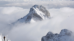 На горнолыжном курорте в Австрии после схода лавины пропали десять человек - СМИ