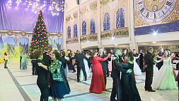Рождественский бал в Минске собрал около 200 участников золотого возраста
