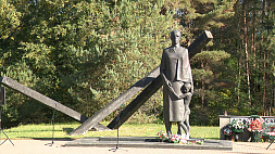 Память жертв геноцида белорусского народа в годы Великой Отечественной войны почтили в Дальве - "сестры Хатыни"