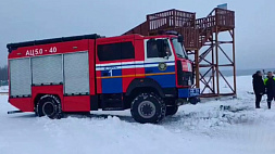 В Минской области провалившихся под лед рыбаков спасли работники МЧС 