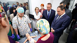 Беларусь не жалеет средств на здравоохранение, заявил Головченко