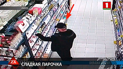 В Минске двое мужчин пытались вынести из магазина продукты