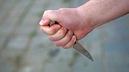 Житель Хойников напал на участкового с ножом