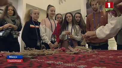 Конкурсанты из Украины, Уэльса и Португалии побывали в Музее Янки Купалы