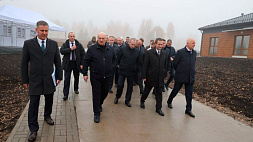 Лукашенко оценил строящийся микрорайон Новая Околица и ответил на вопросы журналистов