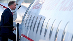 Самолет президента Польши  совершил экстренную посадку в Варшаве 