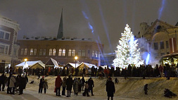 Мэр Вильнюса выключит все рождественские декорации, в Риге отменят новогодний салют