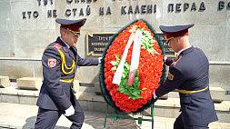 Руководство и сотрудники НОК возложили цветы к мемориальному комплексу "Масюковщина"